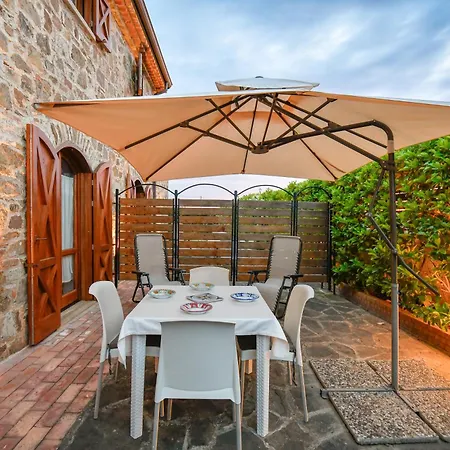 Holiday home Casale Il Sauco
